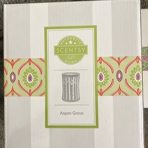 Aspen Grove Warmer Scentsy Never Used